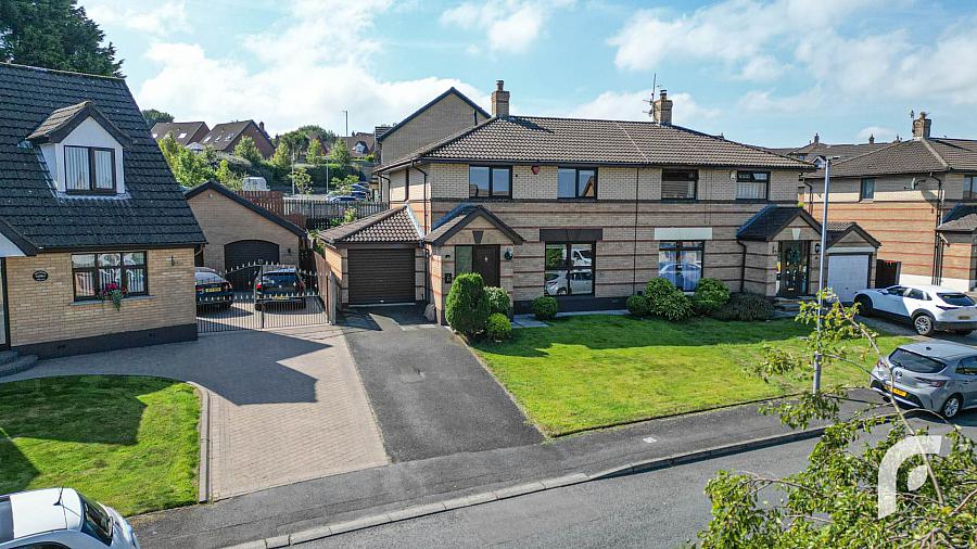 32 Hollybrook Avenue