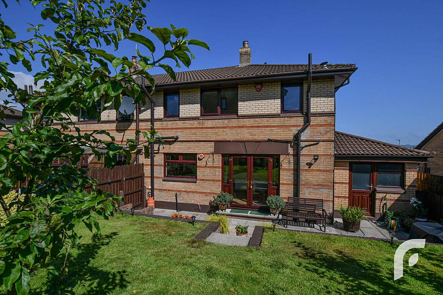 32 Hollybrook Avenue