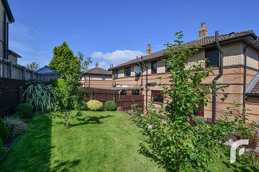 32 Hollybrook Avenue