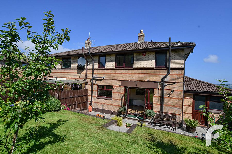 32 Hollybrook Avenue