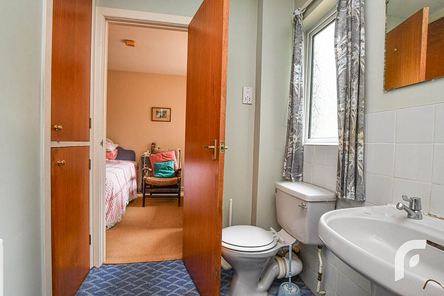 5 Somerton Close