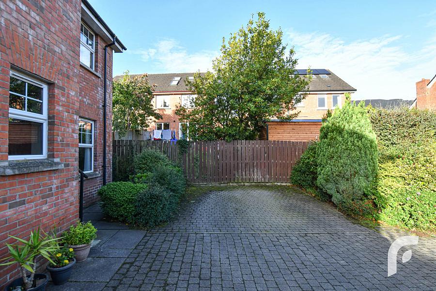8 Ben Eden Court
