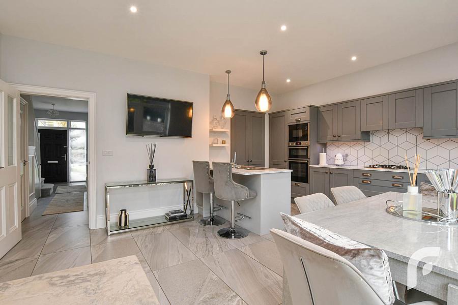 21 Donegall Park Gardens