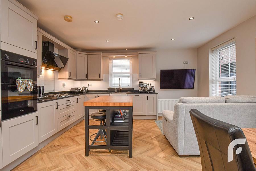 33 Hartley Hall Park