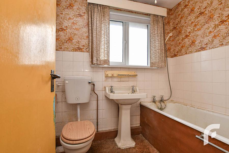 21 Beechill Park North