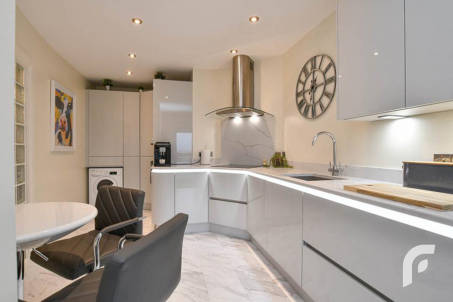 Apt 1 Sunlea Court Rhanbuoy Park