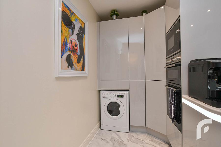 Apt 1 Sunlea Court Rhanbuoy Park