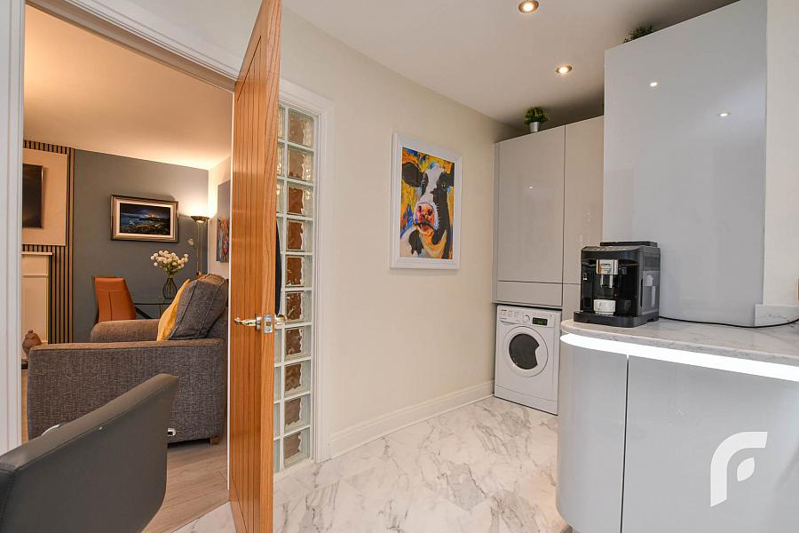 Apt 1 Sunlea Court Rhanbuoy Park