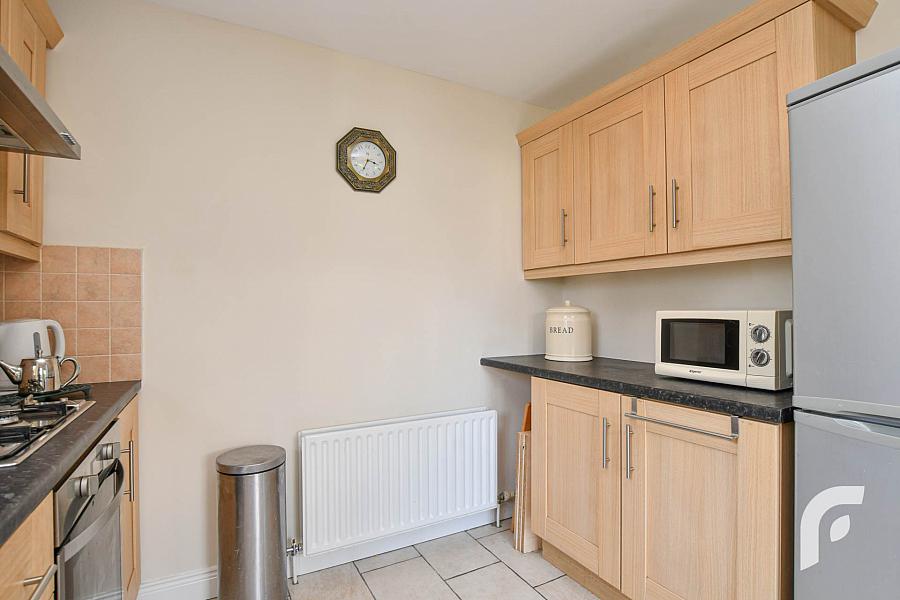 Apt       Glencoe Park