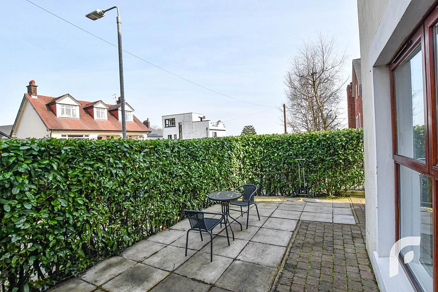 Apt       Glencoe Park