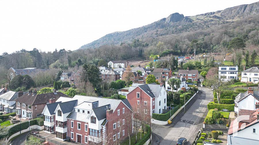 Apt       Glencoe Park