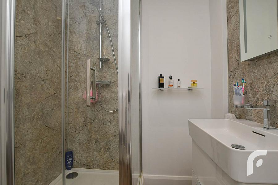 Apartment 22 Queens Square