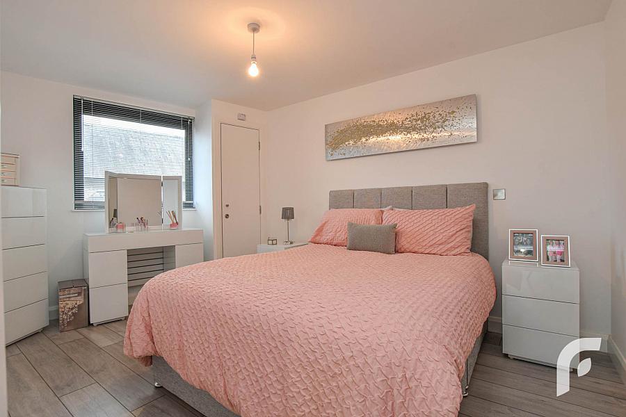 Apartment 22 Queens Square