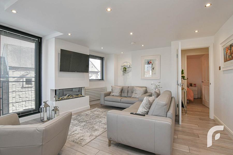 Apartment 22 Queens Square