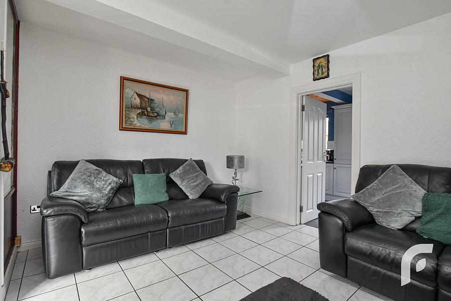 15 Dunmore Crescent