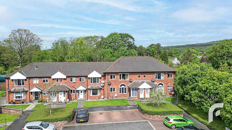 7 Railway Court