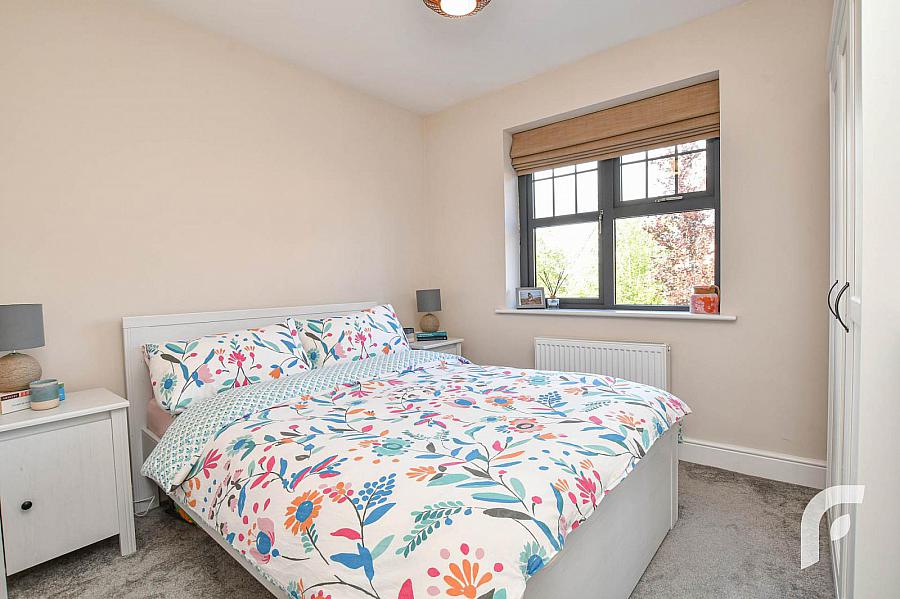 26 Oakfield Park