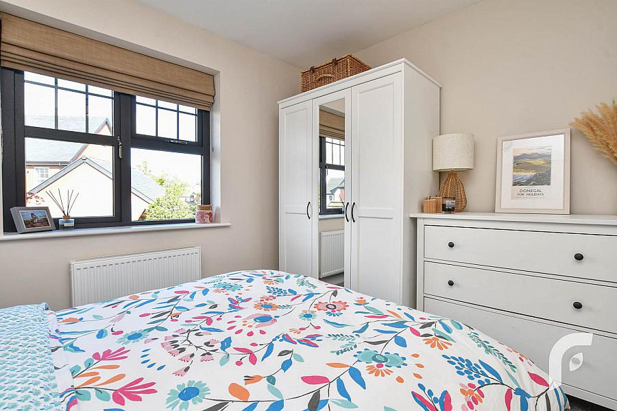 26 Oakfield Park