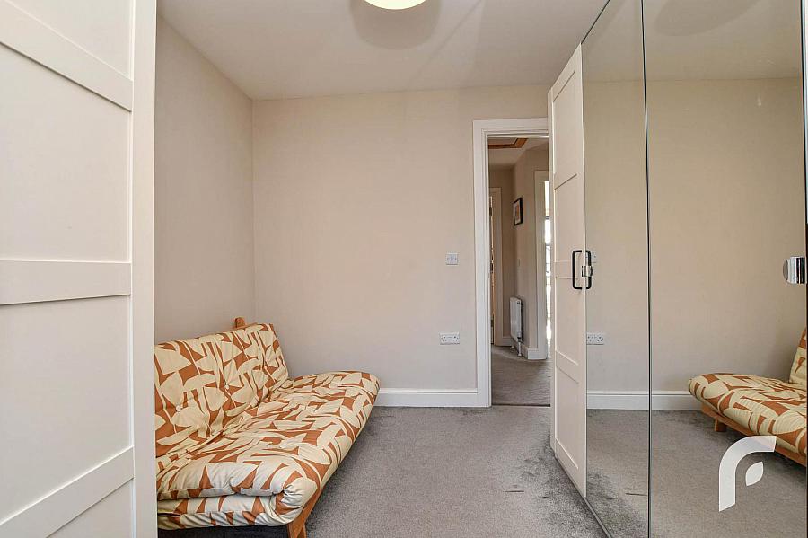 26 Oakfield Park