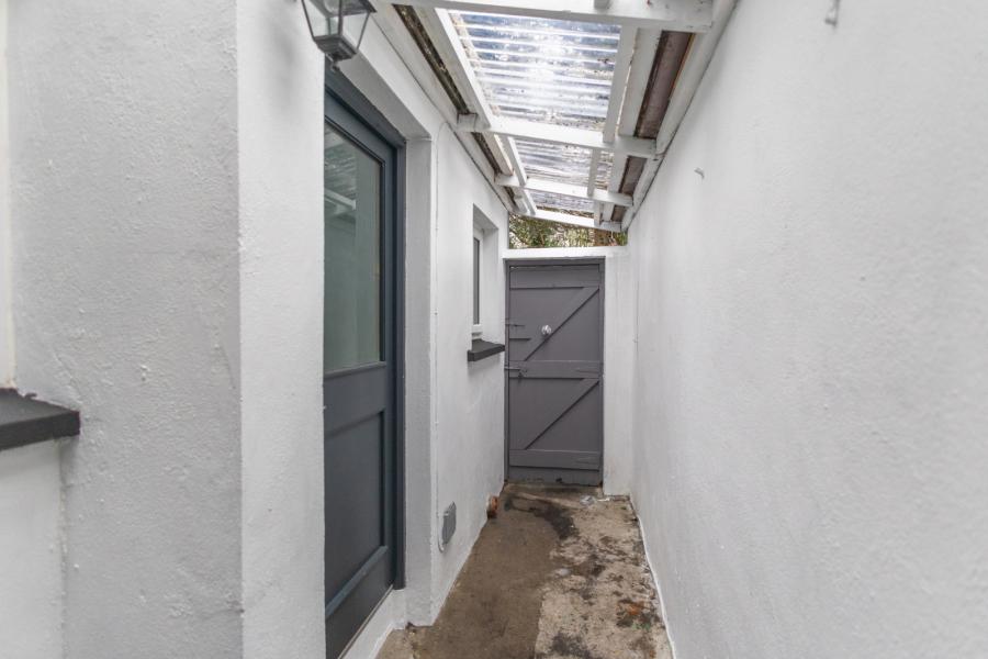 27 John Martin Street