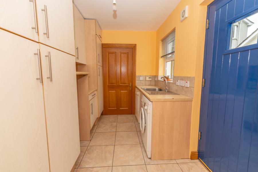 1A, Commons Hall Road