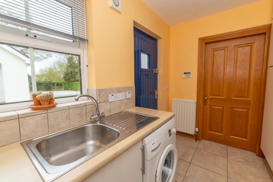 1A, Commons Hall Road