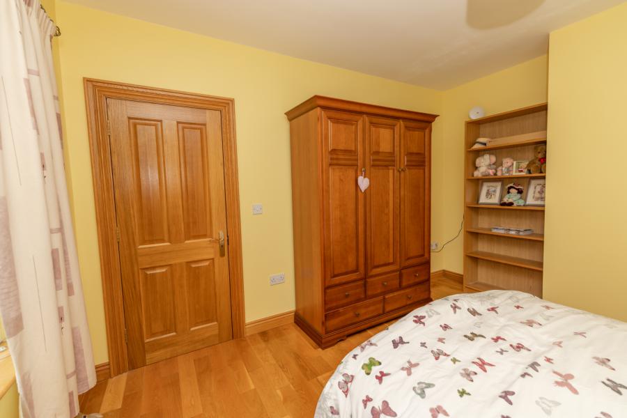 1A, Commons Hall Road
