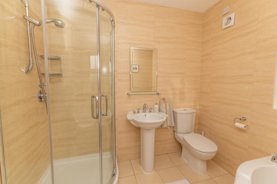 1A, Commons Hall Road