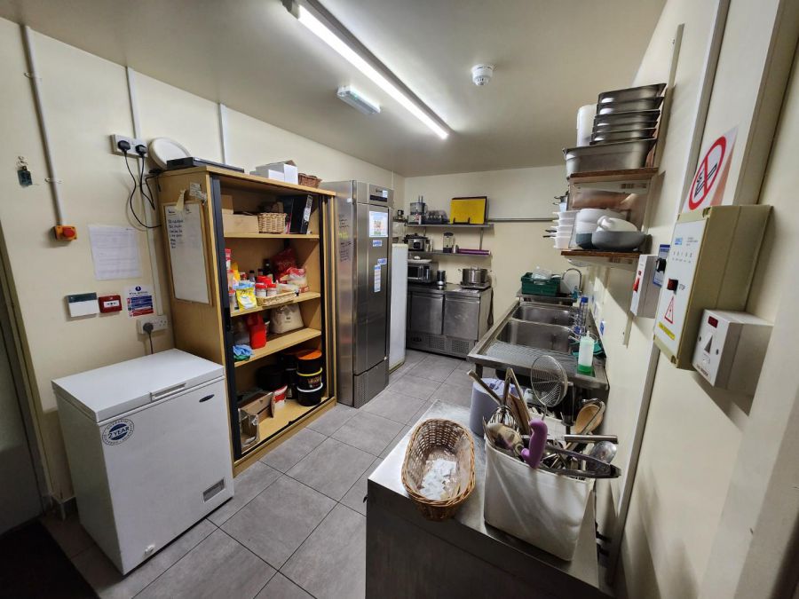 High Specification Cafe/Takeaway unit, 71 Main Avenue
