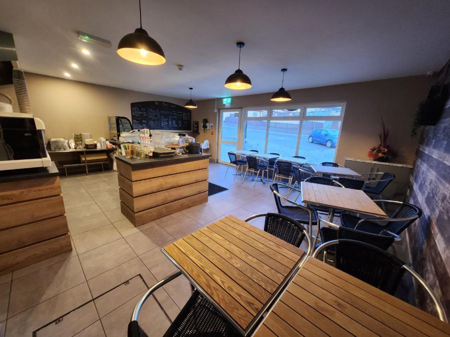High Specification Cafe/Takeaway unit, 71 Main Avenue