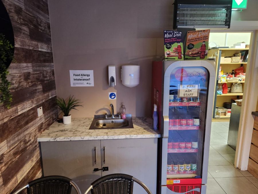 High Specification Cafe/Takeaway unit, 71 Main Avenue