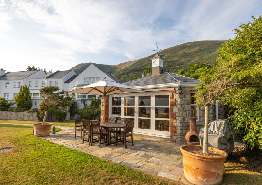 Clocgarran Hall, 43 Killowen Old Road
