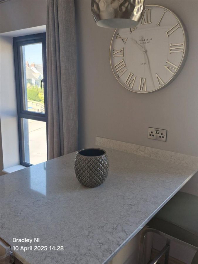 Apt 3 14 Seaview