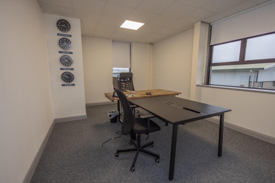 Modern Office Investment, 15 Pilots View Modern Office Investment, 15 Pilots View