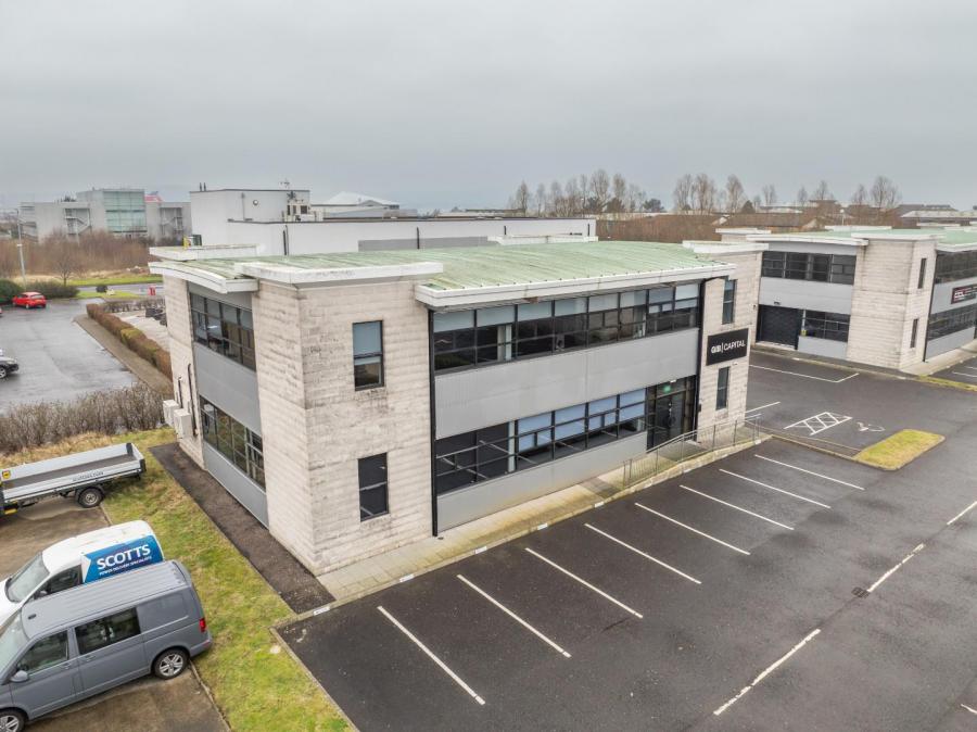 Modern Office Investment, 15 Pilots View Modern Office Investment, 15 Pilots View