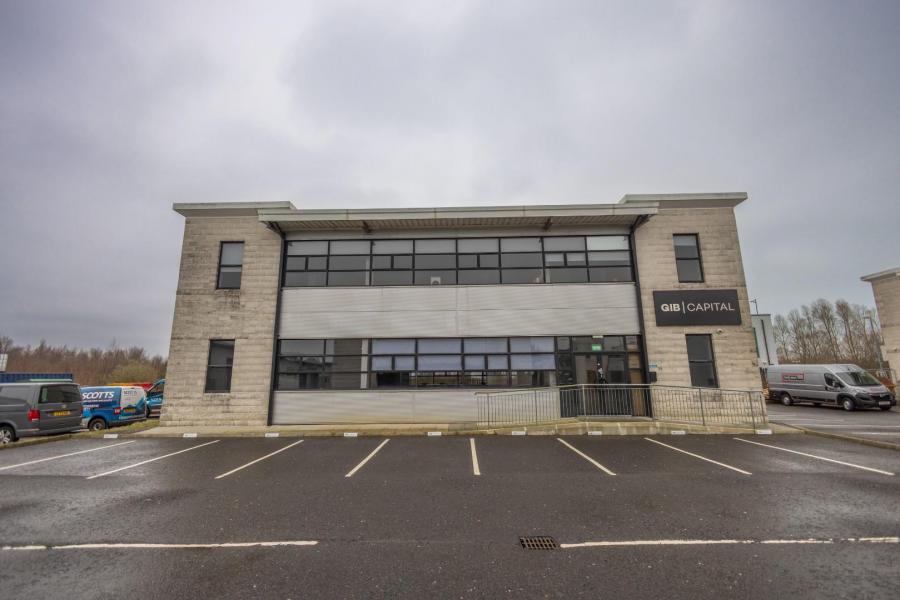 Modern Office Investment, 15 Pilots View Modern Office Investment, 15 Pilots View
