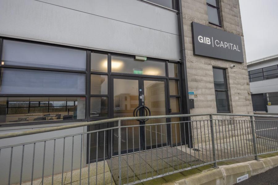 Modern Office Investment, 15 Pilots View Modern Office Investment, 15 Pilots View