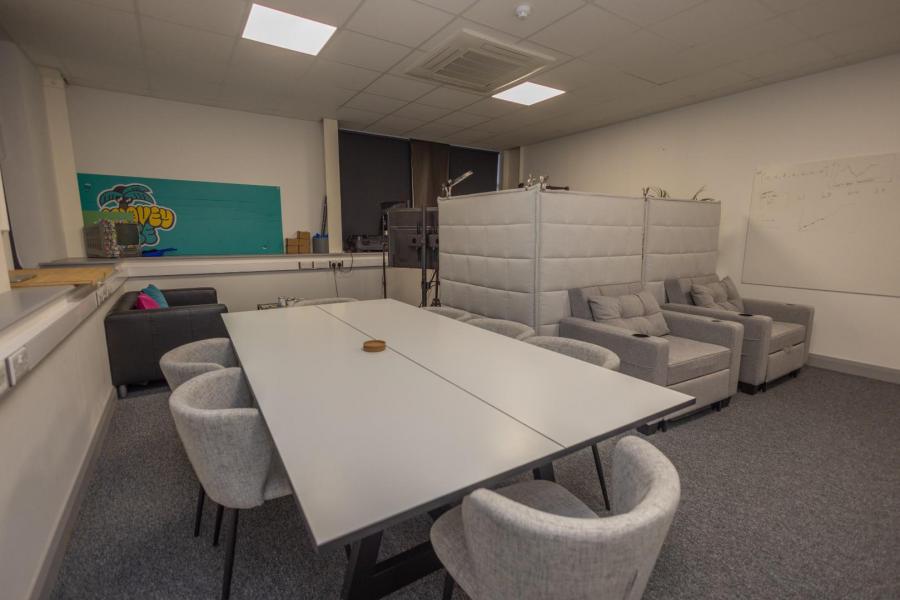 Modern Office Investment, 15 Pilots View Modern Office Investment, 15 Pilots View