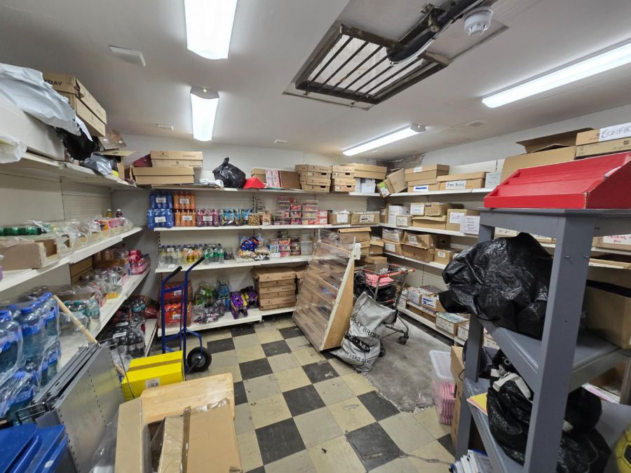 High specification commercial/ retail unit, 13 The Square