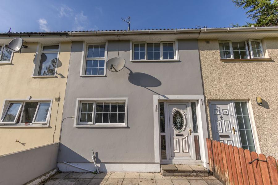 64 Carrickbawn Park