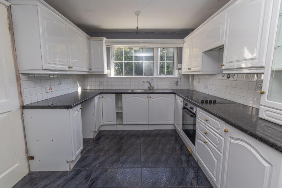 64 Carrickbawn Park
