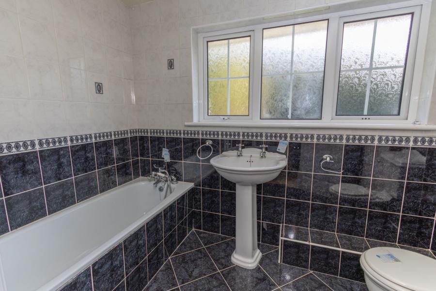 64 Carrickbawn Park
