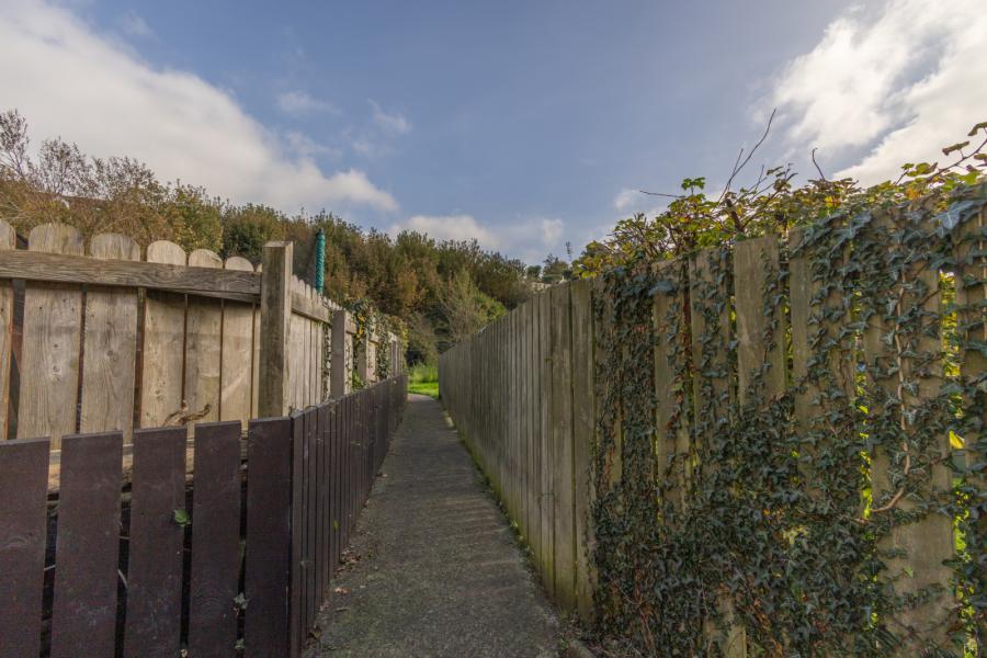 64D Lower Dromore Road