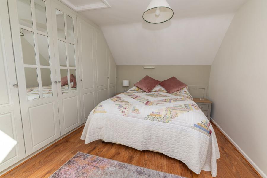 17 Rosswood