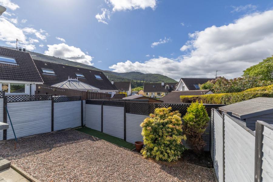 17 Rosswood
