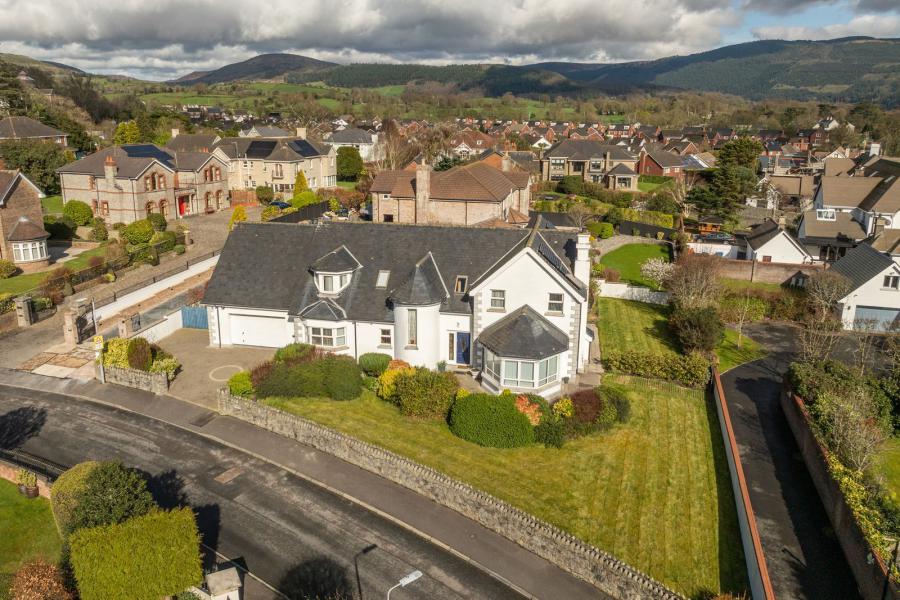 Killeavey, 1 Seafields, Warrenpoint, Newry, BT34 3TG