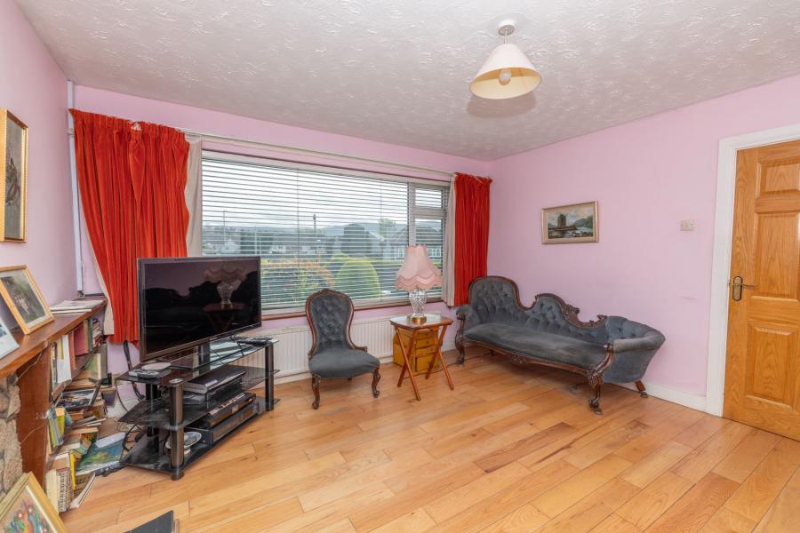 10 Upper Dromore Road