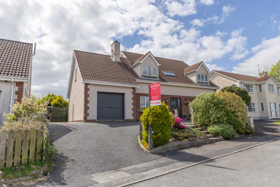 13 Cloughmore View