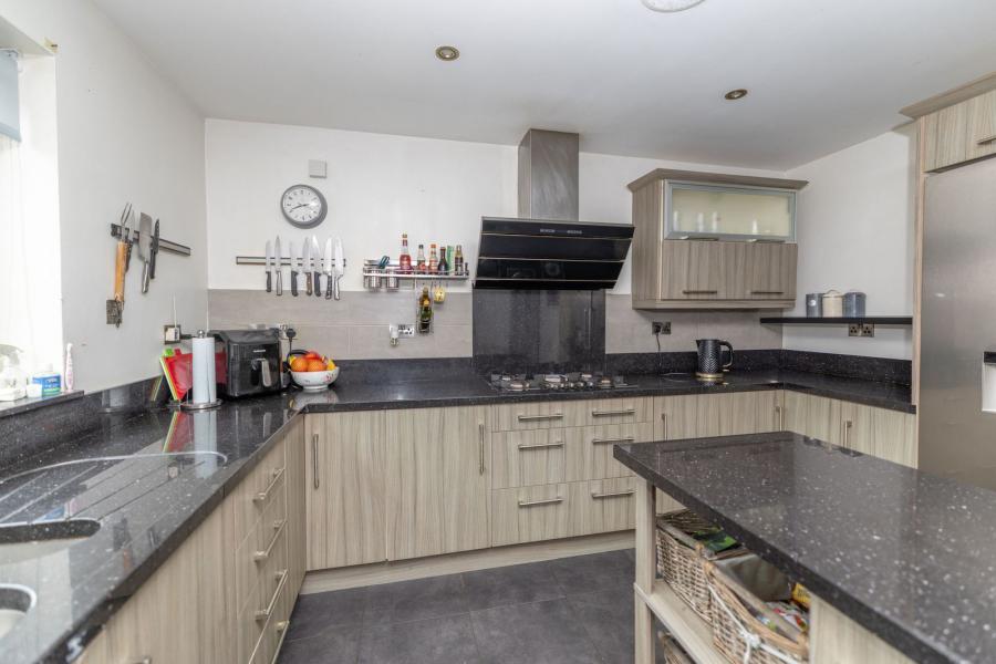 13 Cloughmore View