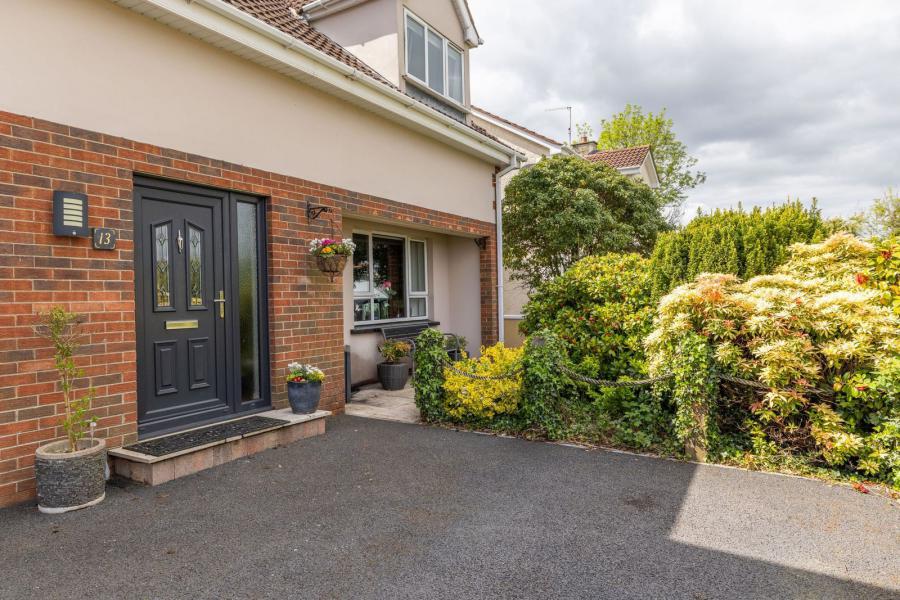 13 Cloughmore View